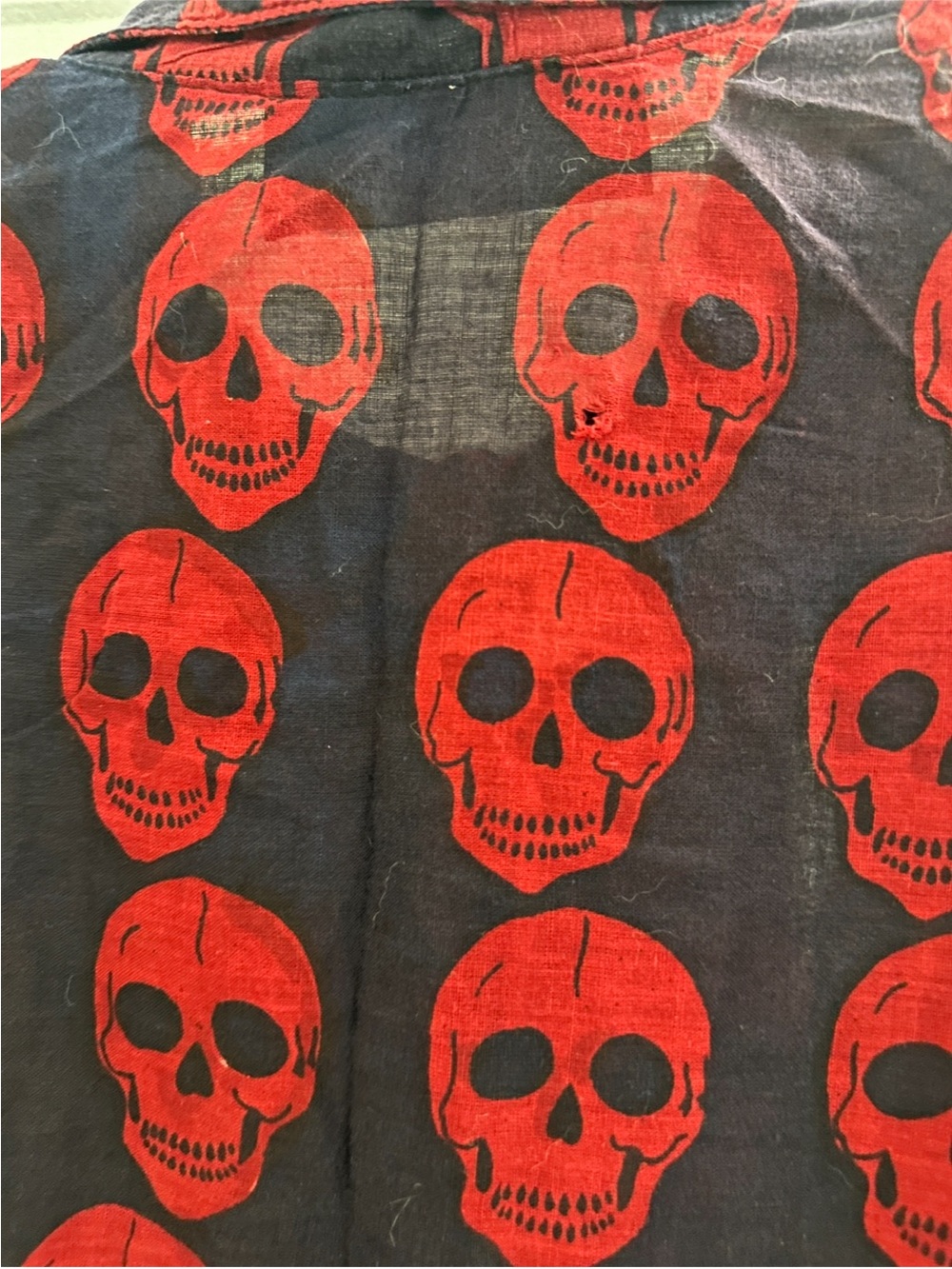 Tripp NYC Collectible Black & Red Skull Print Long-Sleeved Buttoned Down - Picture 12 of 12